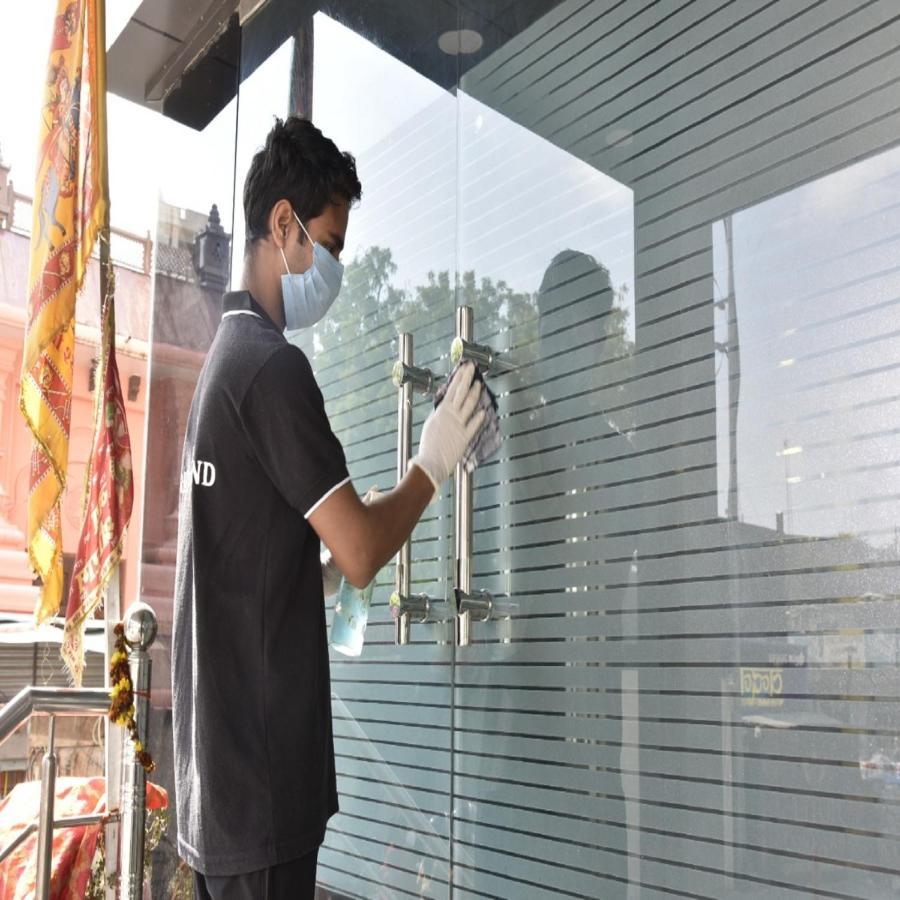 Hotel Tridev Grand Varanasi Exterior photo